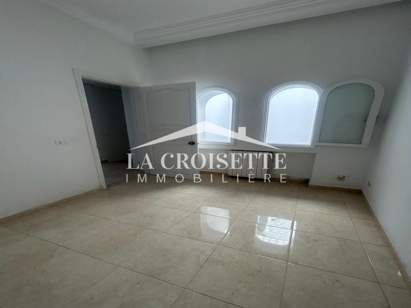 Villa S+4 avec piscine à La Marsa 